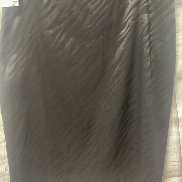 Brand new Woman’s Nine West Pencil Skirt. Size 6. - Picture 3 of 16